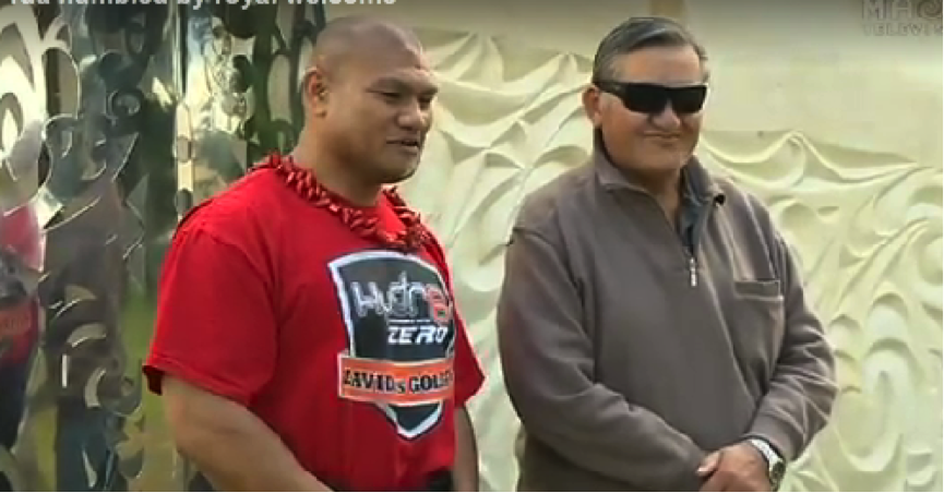 The so-called Maori "King" looking particularly “shady” with New Zealand boxing great David Tua – Apparently the King’s middle name is “Marciano” after American Italian undefeated world champion “Rocky Marciano” maybe the Kings son should take it on the chin.